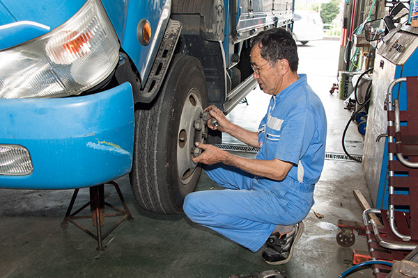 有限会社　篠崎自動車
