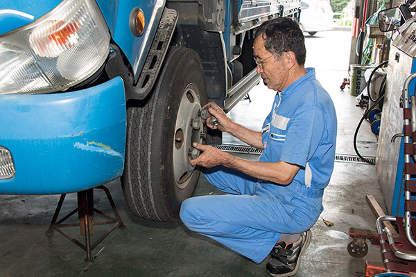 有限会社　篠崎自動車